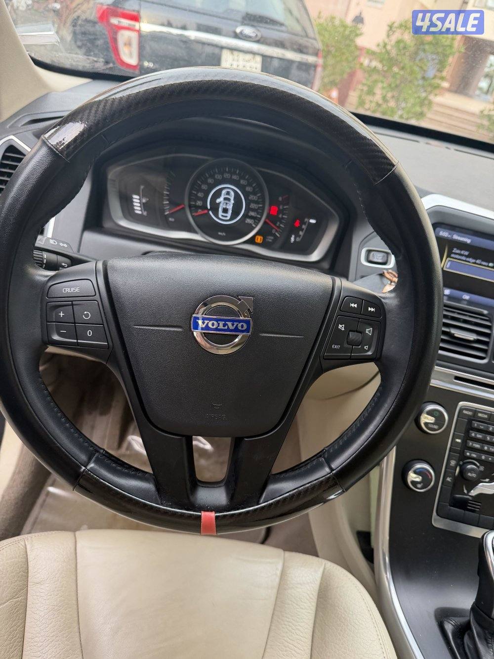 Volvo xc60 for sale. Well maintained family car8