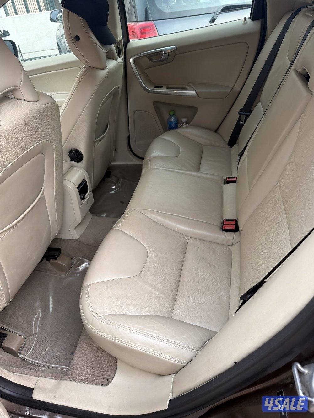 Volvo xc60 for sale. Well maintained family car11