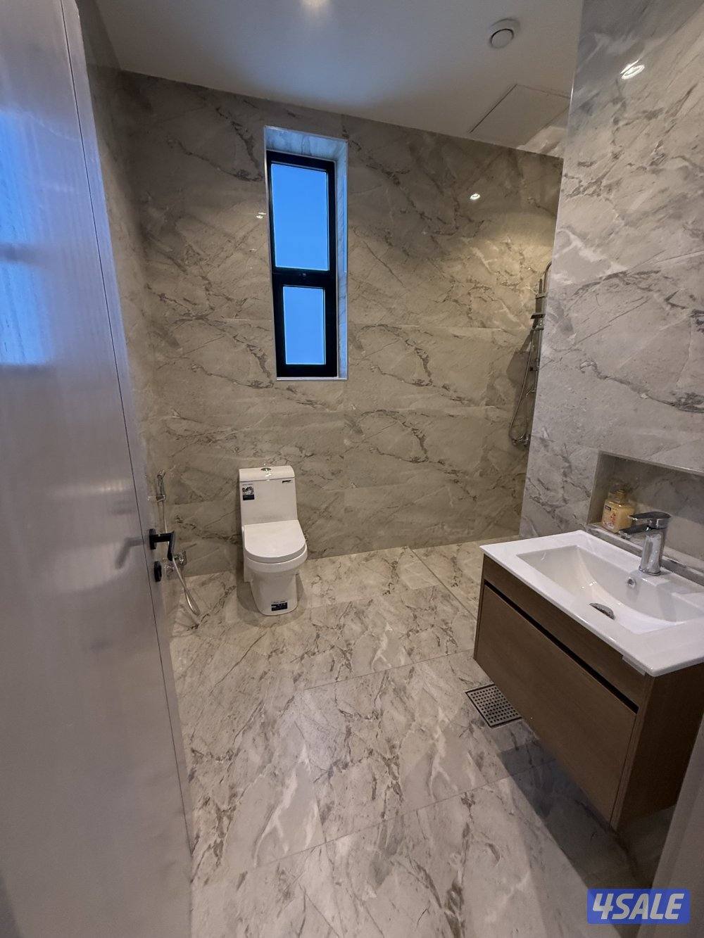 للايجار قسيمة المطلاع N4 دورين ونصف3