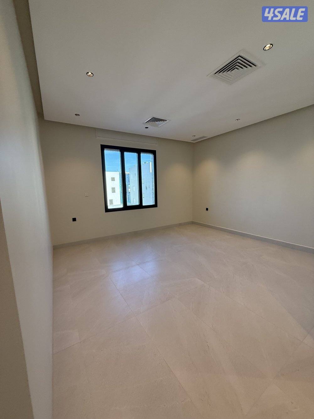 للايجار قسيمة المطلاع N4 دورين ونصف4