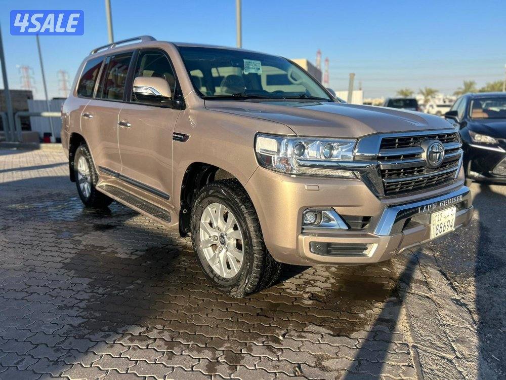 لاند كروزر GX.R-V8 موديل 2020 ماشى 43.000 k.m  وارد الساير .صبغ وكالة1