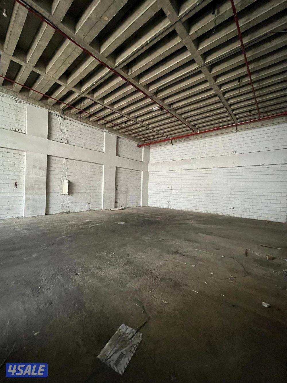 محل حرفي مع فترة سماح للإيجار في الري4