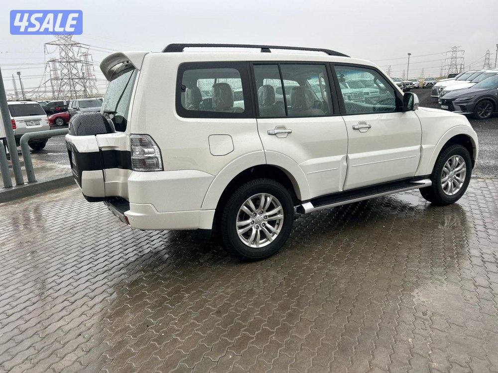 ميتسوبيشى باجيرو GLS -V6 موديل 2021 ماشى 35.000 k.m وارد الملا .2