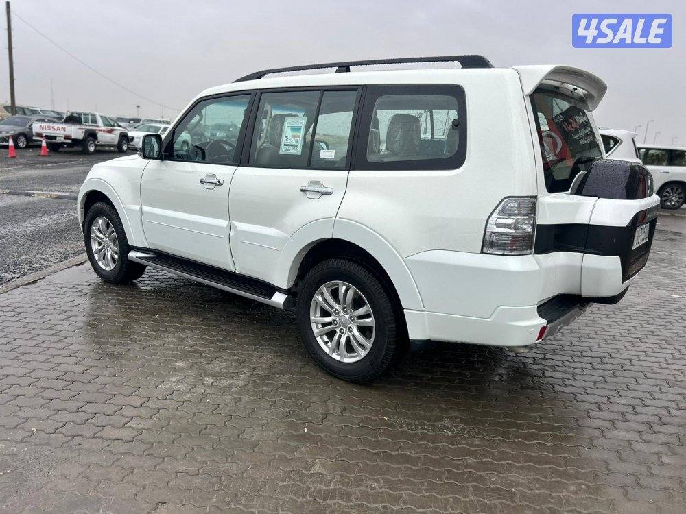 ميتسوبيشى باجيرو GLS -V6 موديل 2021 ماشى 35.000 k.m وارد الملا .3