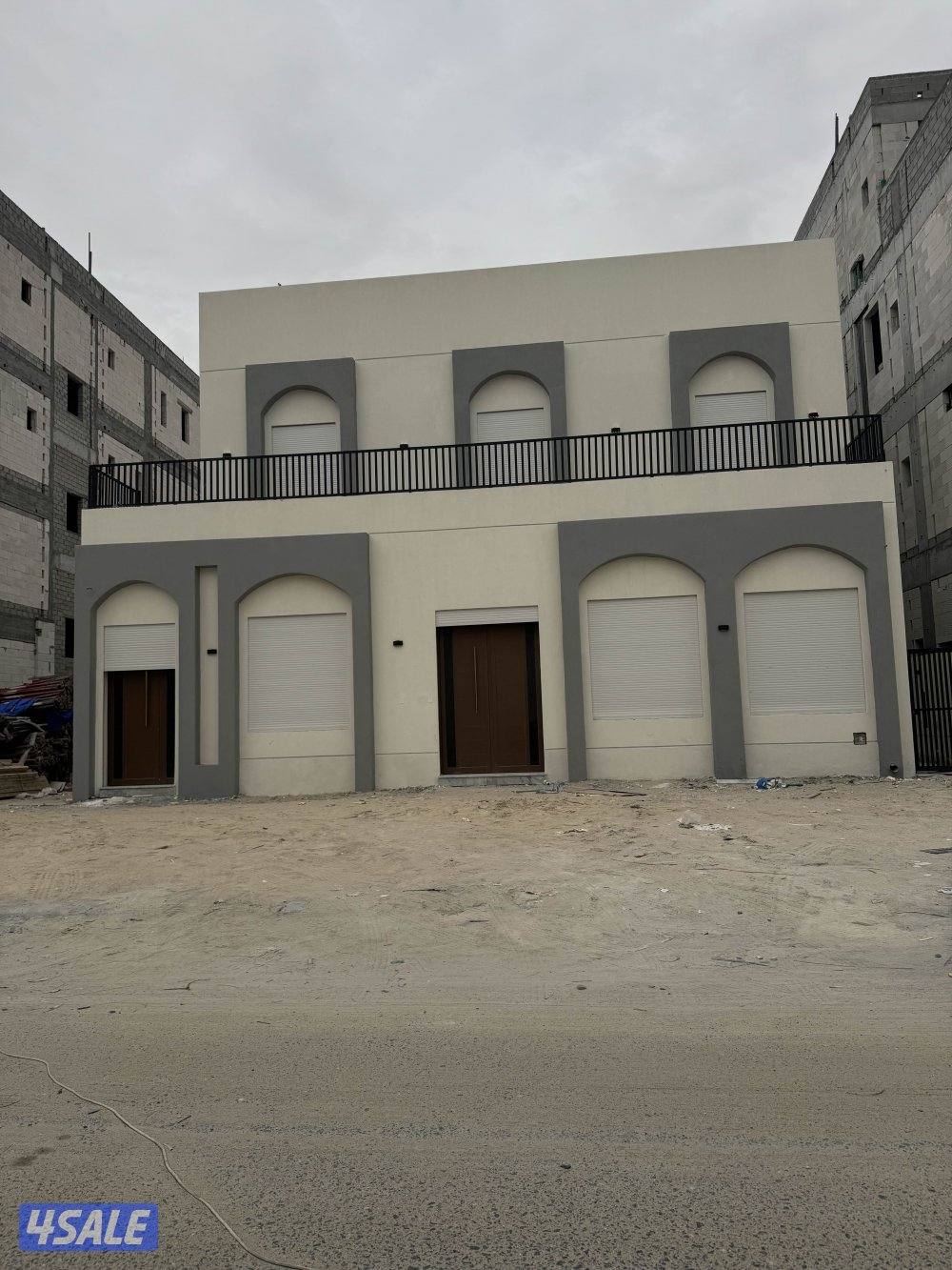 للبيع قسيمه شارع وسكه وثيقه حره بسعر السوق0