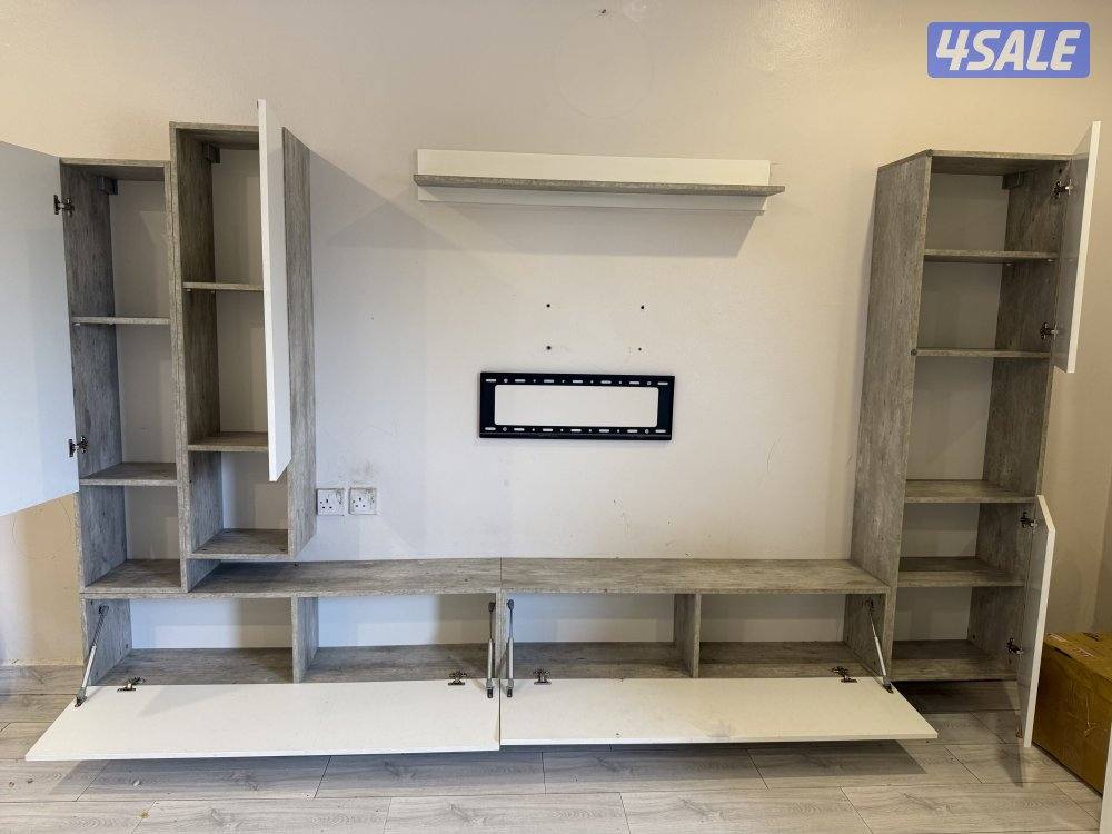 مكتبة للبيع1