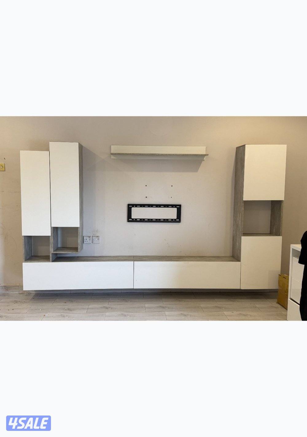 مكتبة للبيع0