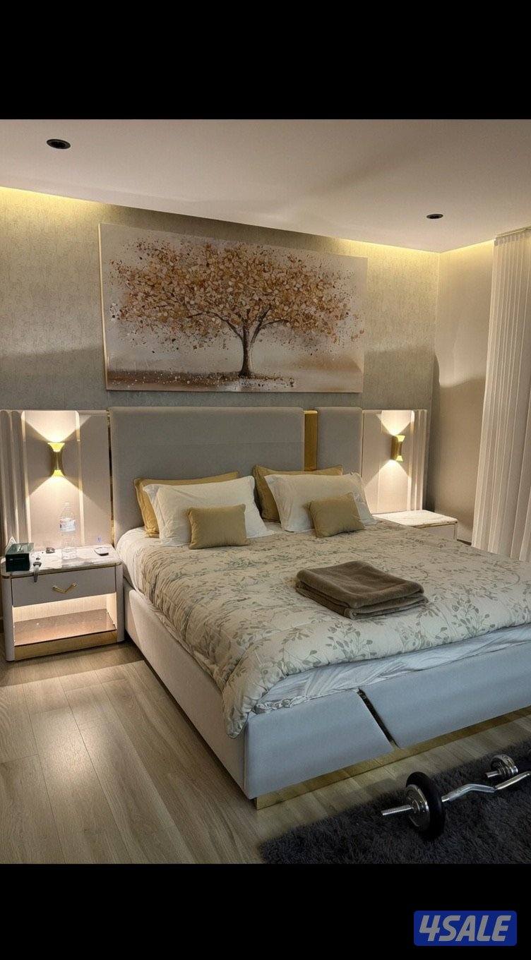 سرير من صفاة هوم بحالة جديدة0