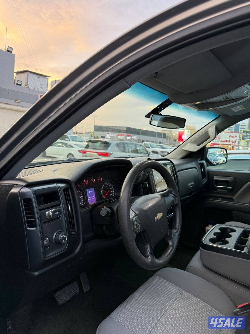 وانيت سيلفرادو 20175