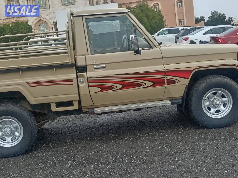 سياره تويوتا لاند كروزر شاص موديل ١٩٩٣ حاله ممتازه شرط الفحص2