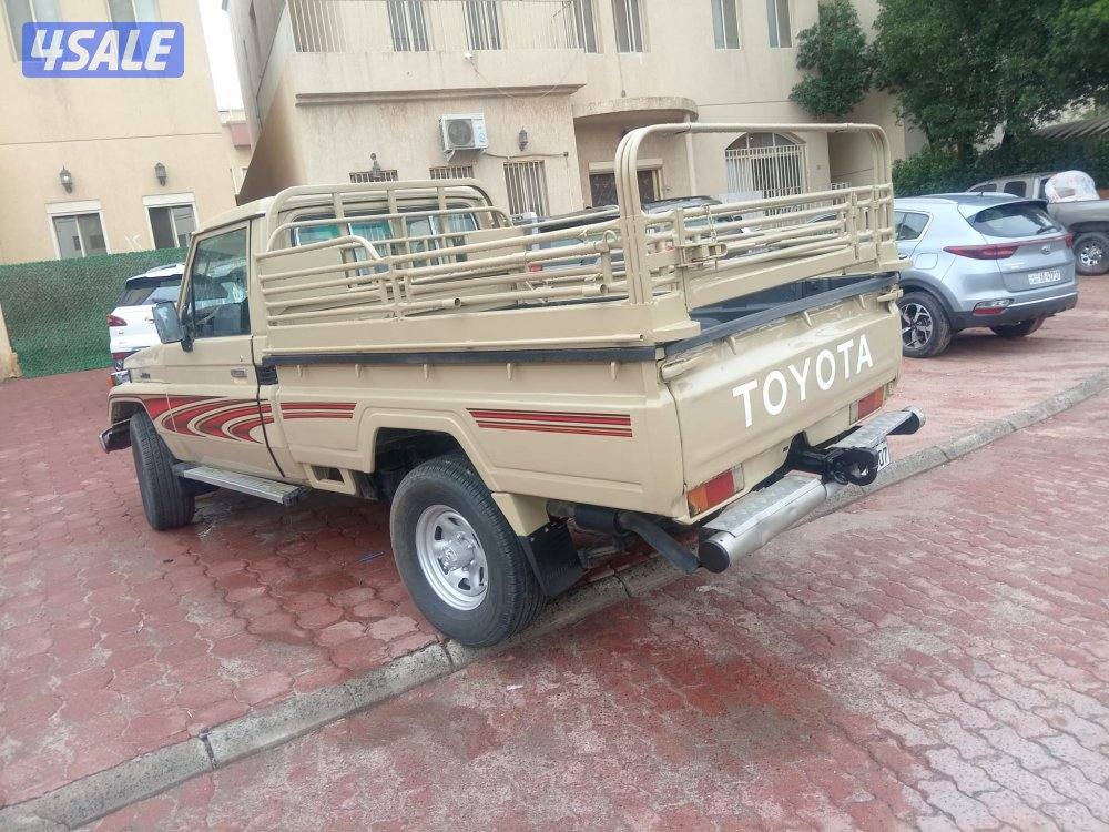 سياره تويوتا لاند كروزر شاص موديل ١٩٩٣ حاله ممتازه شرط الفحص5