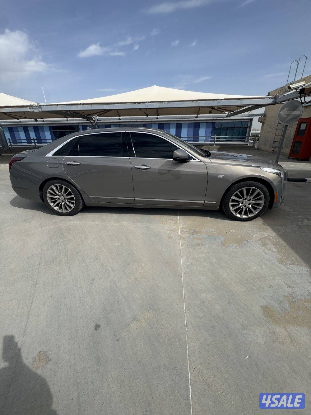 للبيع كاديلاك CT6 موديل 2017 – فئة Luxury وارد الغانم0