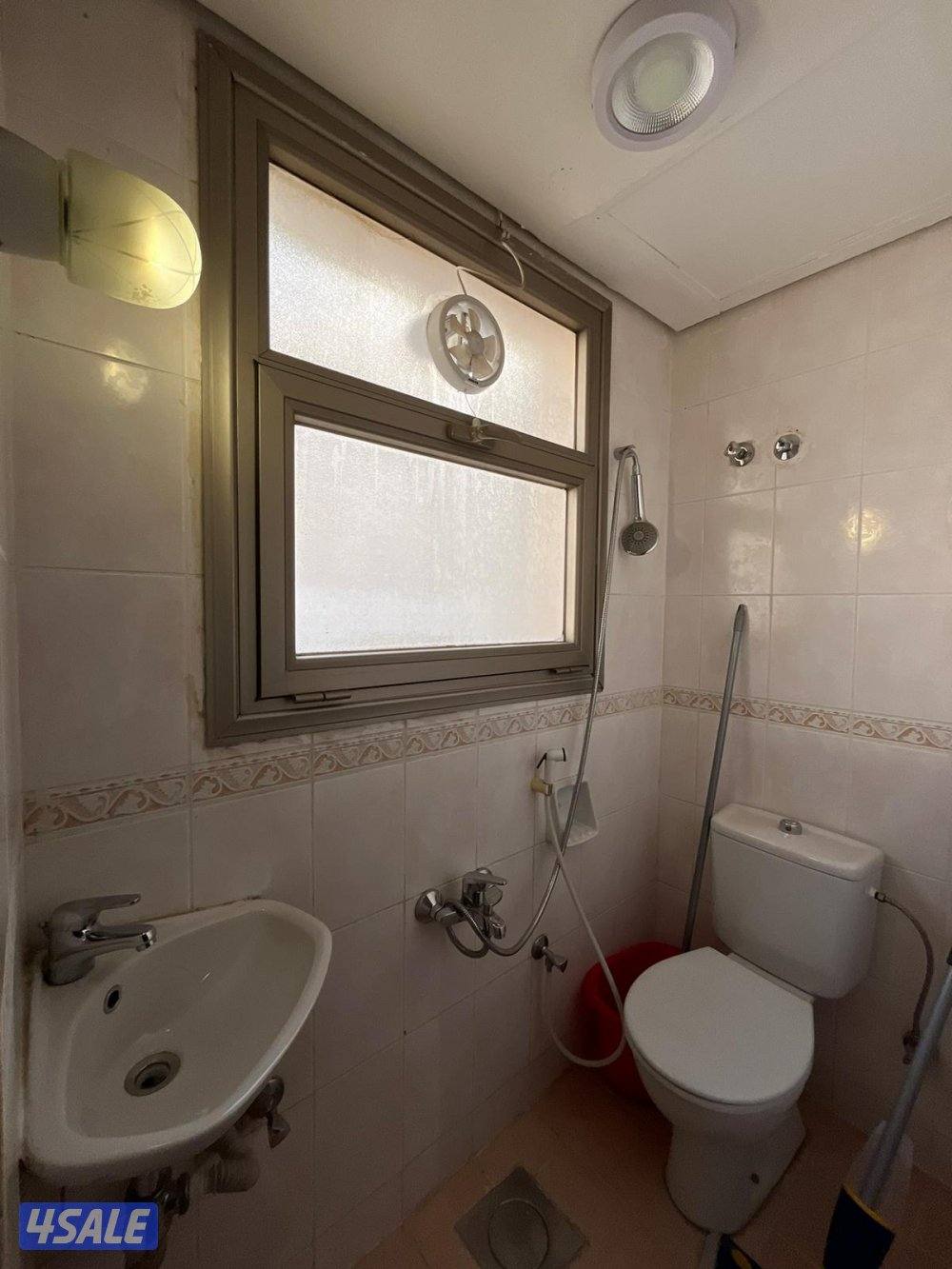 شقه سكنية مع شهر مجاني للإيجار في الشعب البحري8