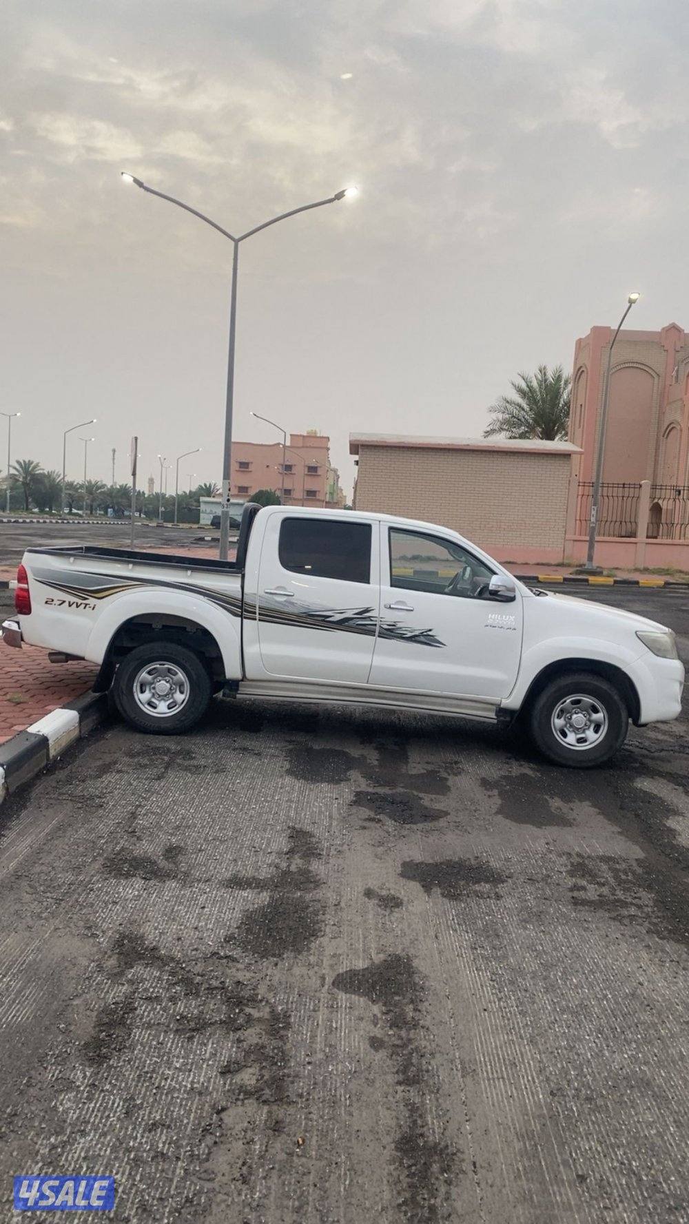 للبيع هايلكس 2013 قير اوتماتيك دبل قير3