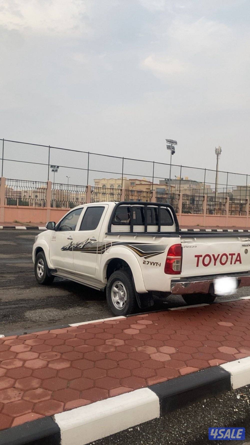 للبيع هايلكس 2013 قير اوتماتيك دبل قير4