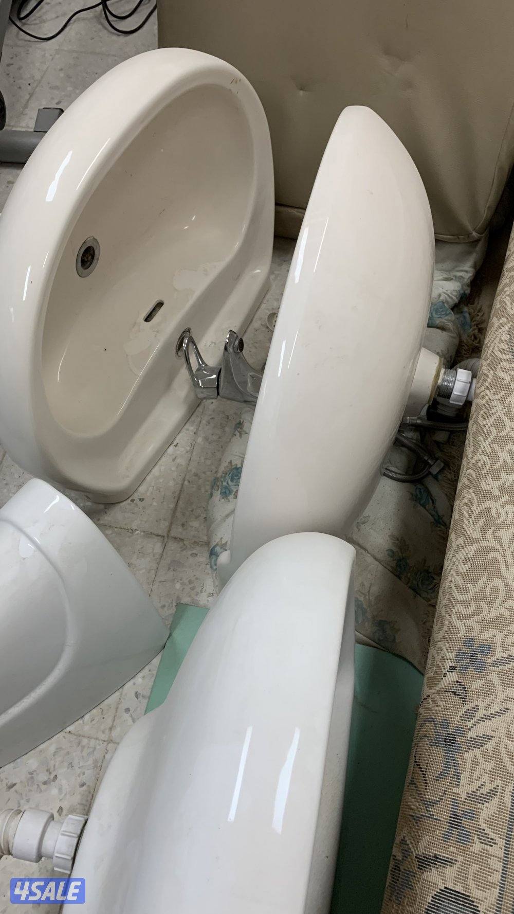 ثريات وكراسي ومتفرقات4