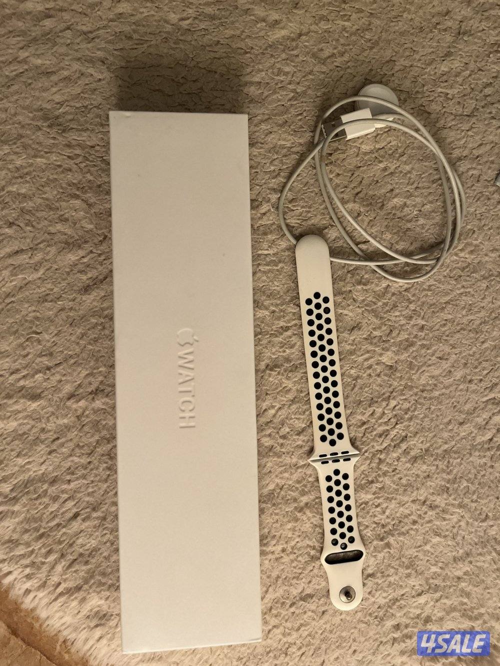 للبيع ساعة ابل شبه جديدة1