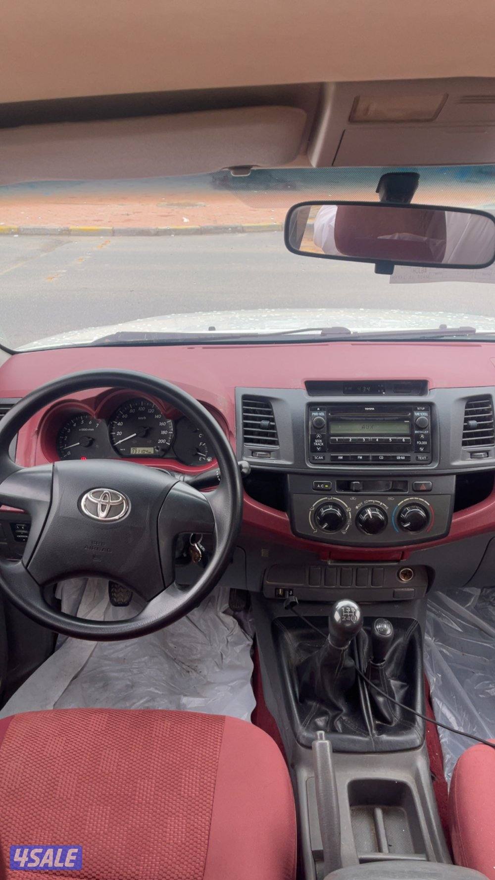 البيع هيلوكس٢٠١٢5