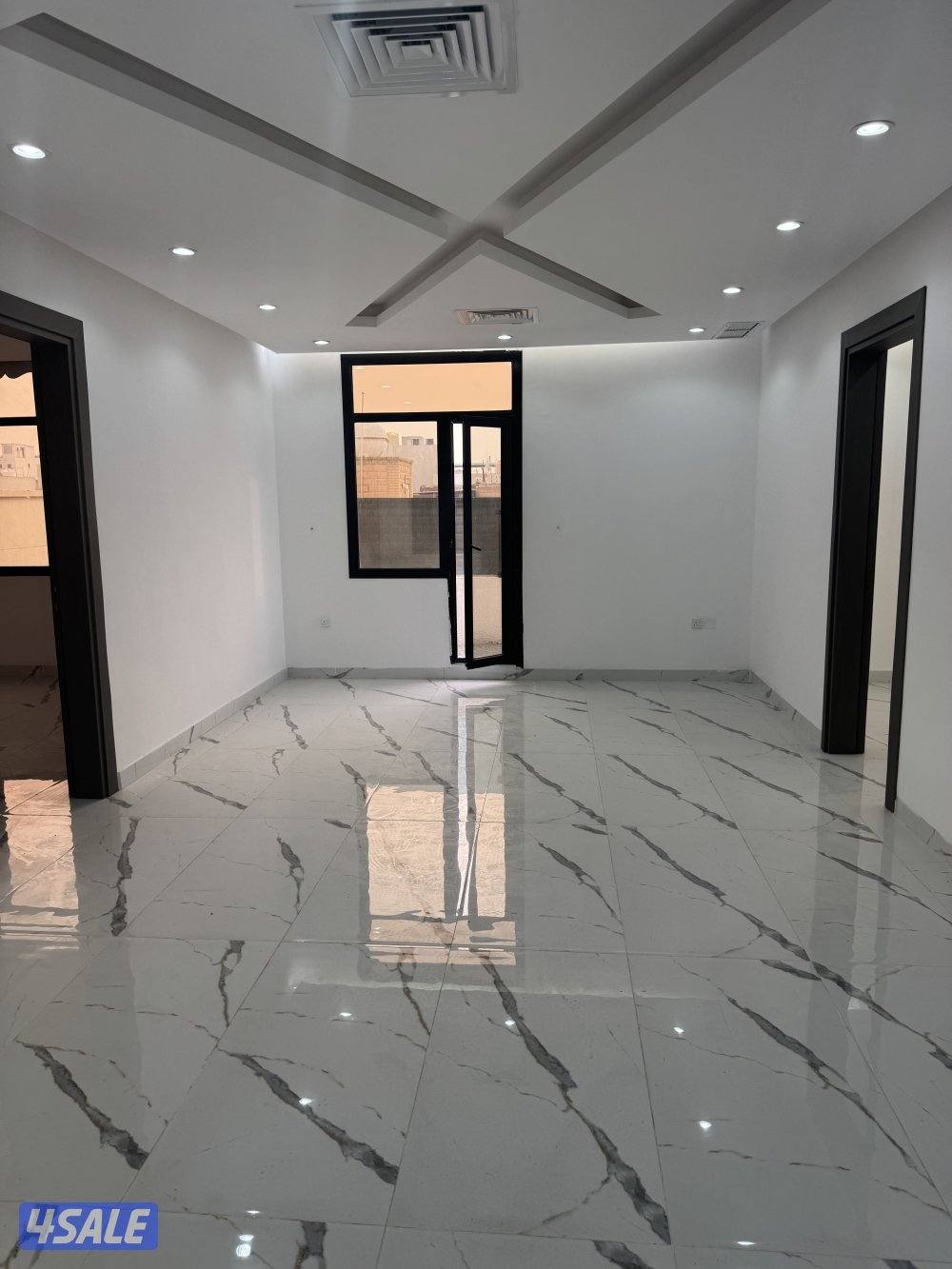 شقة ٣ غرف و٣ حمامات العمرية0