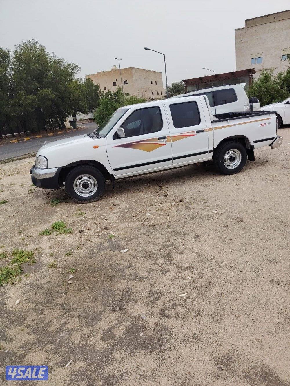 سيارة نيسان وانيت 2014 بحاله ممتازة2