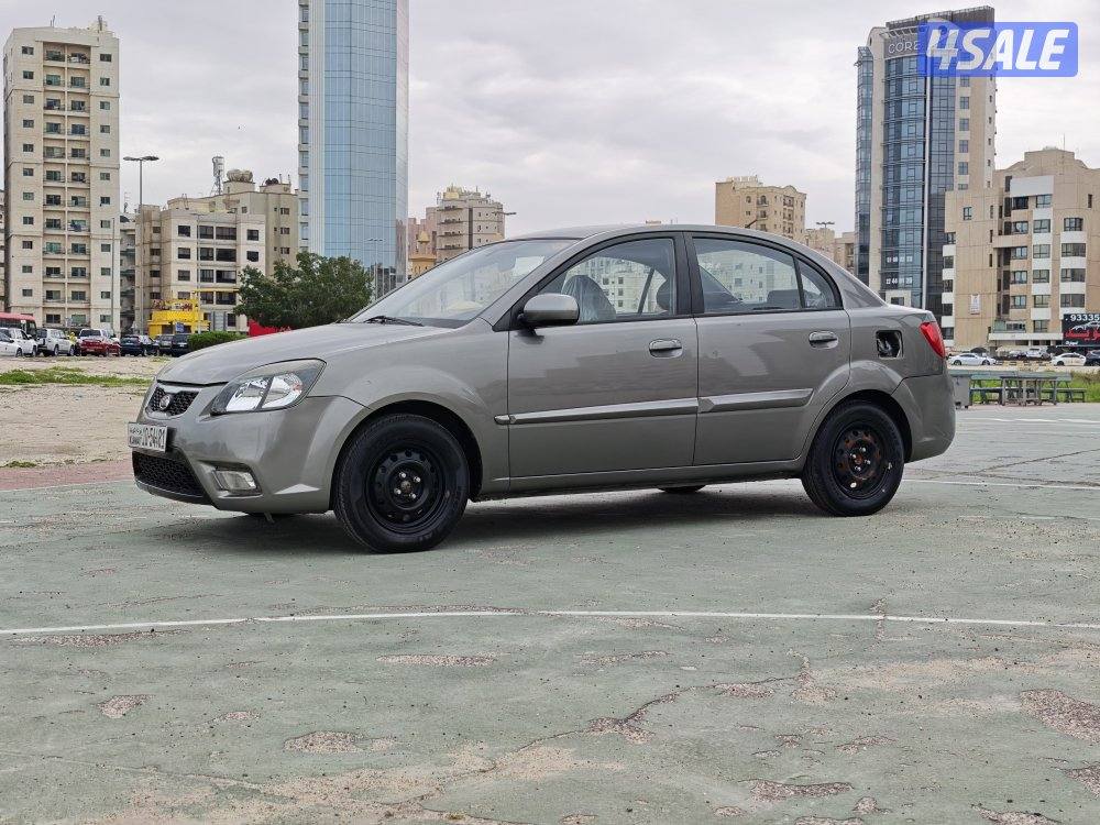 للبيع كيا ريو موديل 2011 ماشي 85 ألف حاله جيده6