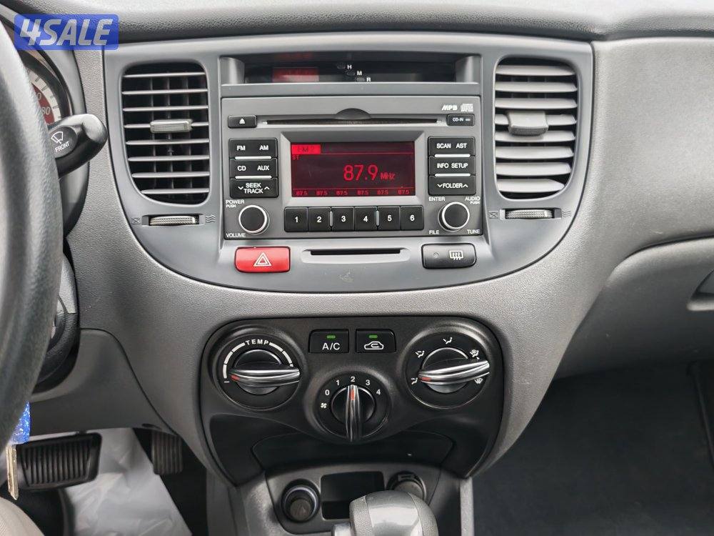 للبيع كيا ريو موديل 2011 ماشي 85 ألف حاله جيده8