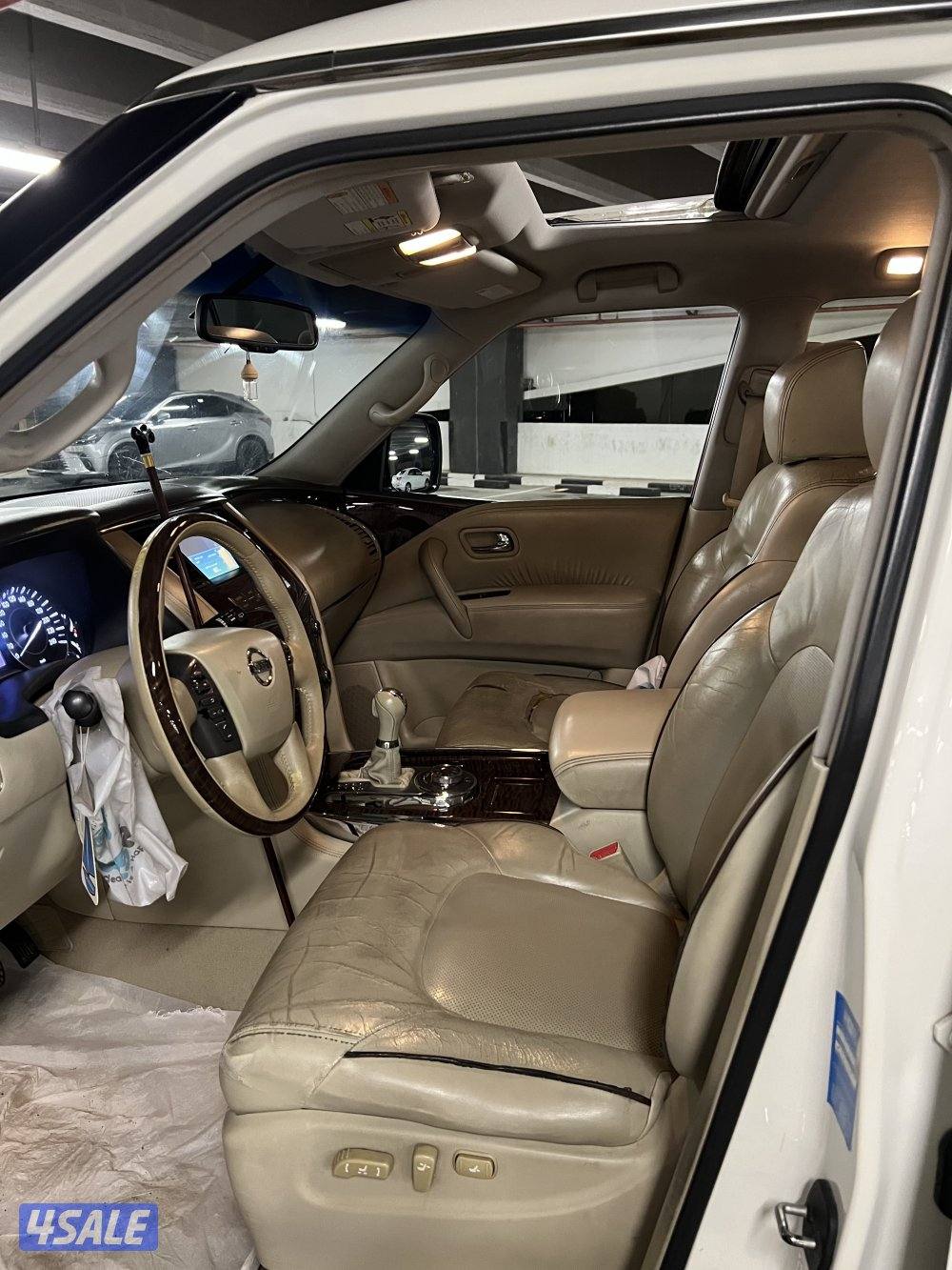 للبيع باترول موديل 2014 ابيض من داخل بيج الدرجة الاولى ٣٢٠ سيتي4