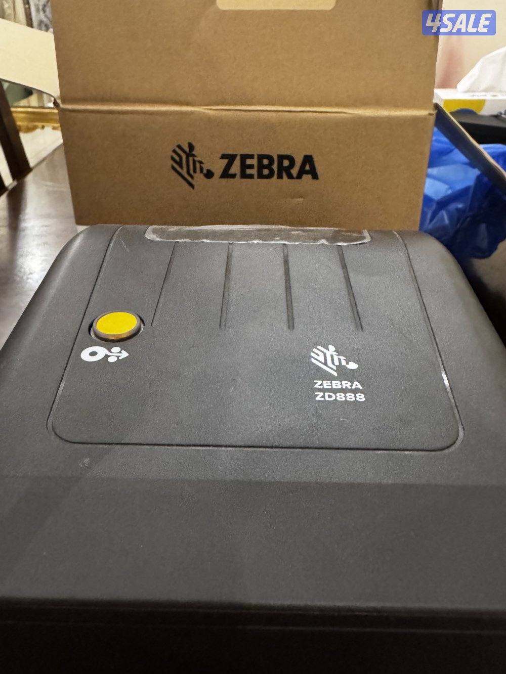 طابعة باركود شبه جديدة بالكرتون ) zebra)1