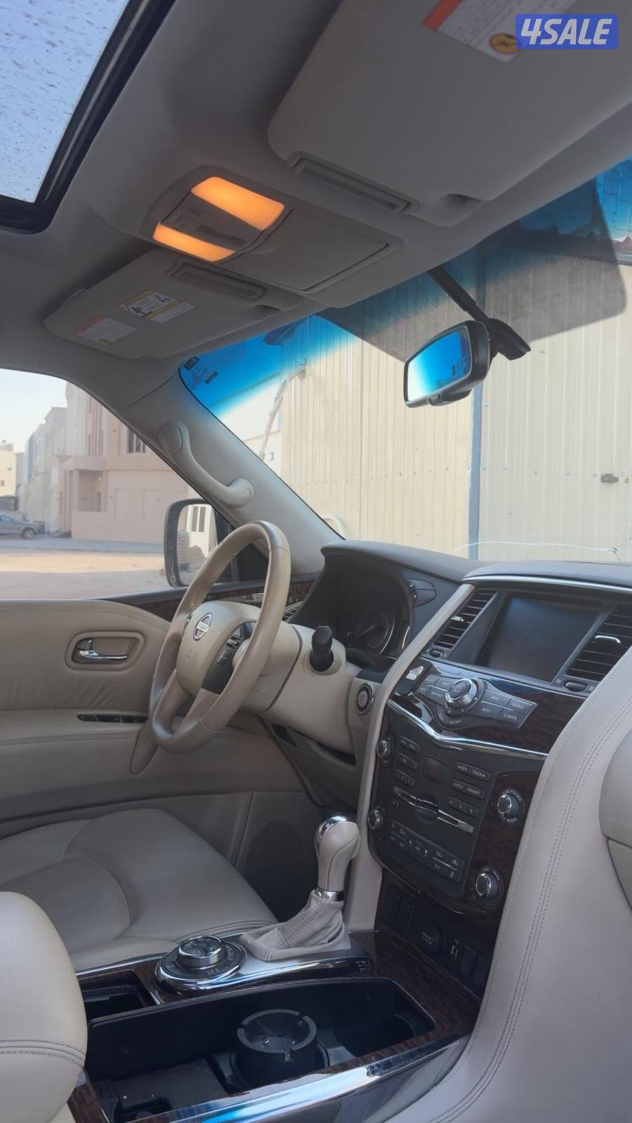 موديل ٢٠١٩ اللون ازرق من داخل فوايت LE مكينه ٤٠٠ ٨ سلندر كشنات جلد1