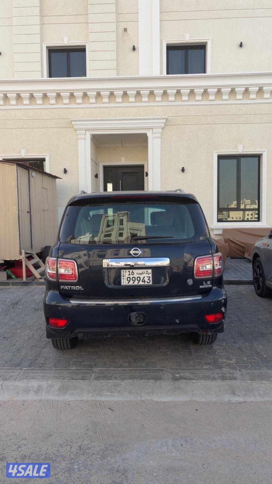 موديل ٢٠١٩ اللون ازرق من داخل فوايت LE مكينه ٤٠٠ ٨ سلندر كشنات جلد4