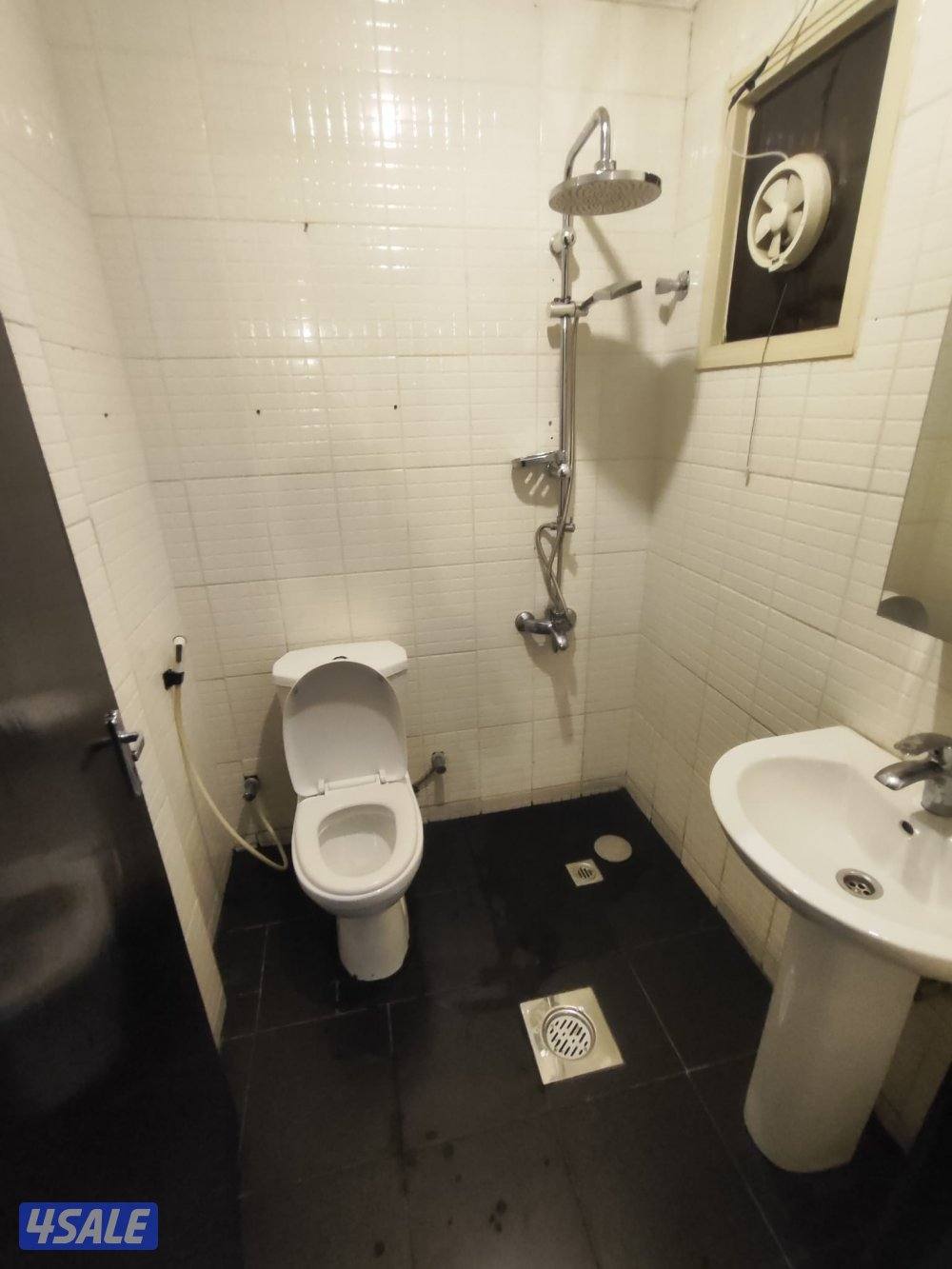 شقق للايجار حولي خلو وفاضي غرفه صاله حمام مطبخ باركن سيارات استلام فور14