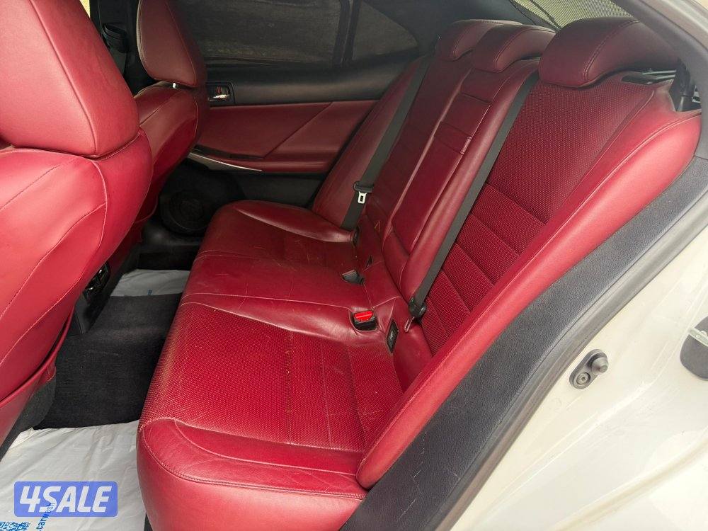 قمة بالنظافة لكزس IS 350 F SPORT الساير 2014
كامل المواصفات فحص8