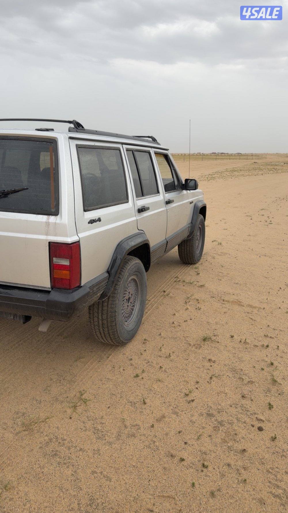 جيب شروكي موديل 19920