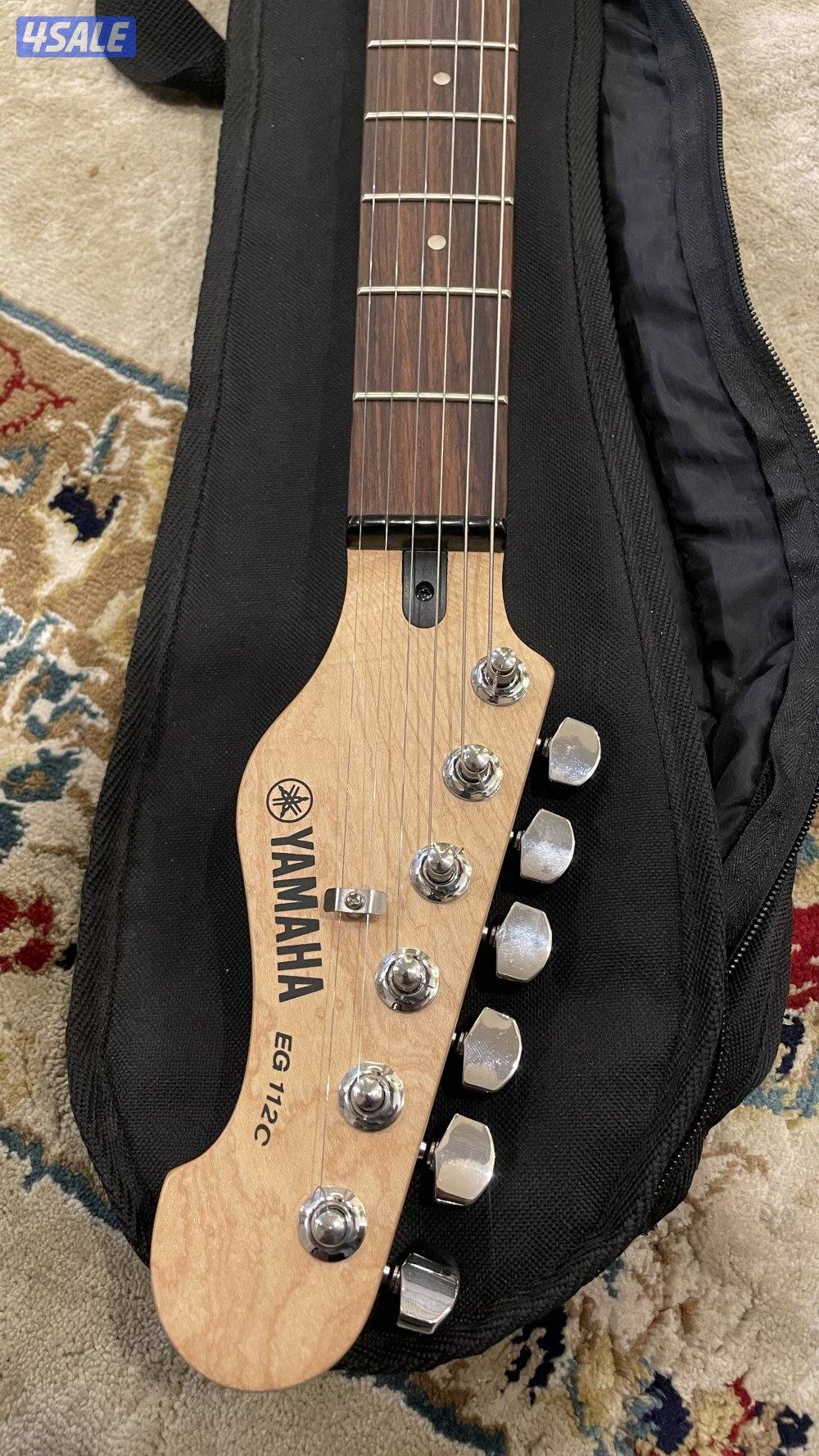 قيتار ياماها شبه جديد استعمال خفيف0