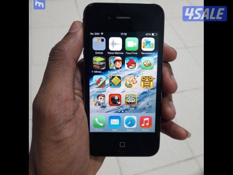 iphone 4 in perfect condition with games0
