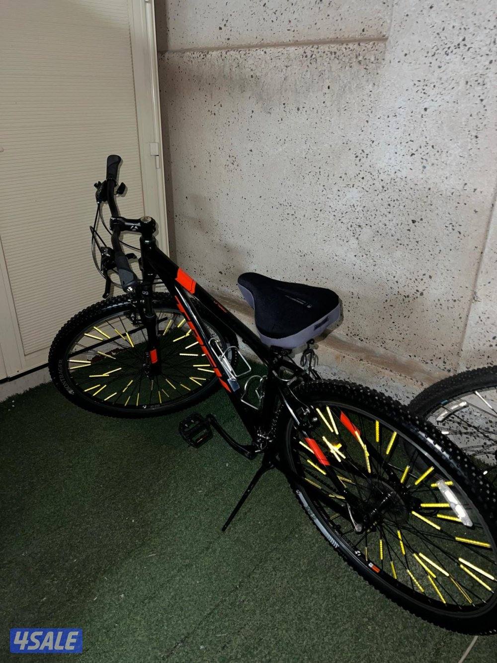 للبيع قاري Trek4