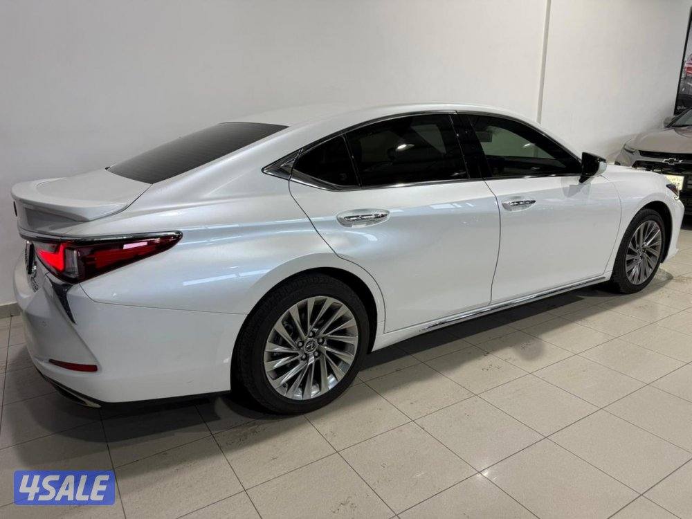 Lexus ES350 Exclusive1