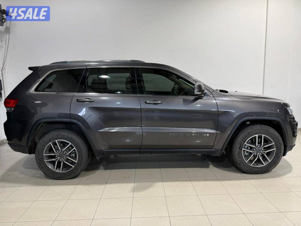 Jeep Grand Cherokee Laredo 20210