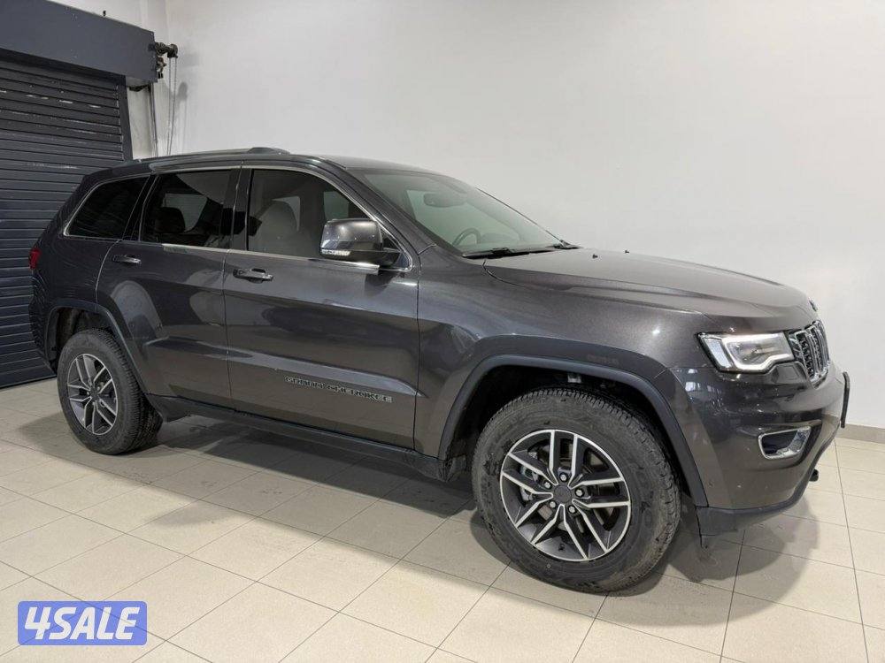 Jeep Grand Cherokee Laredo 20212