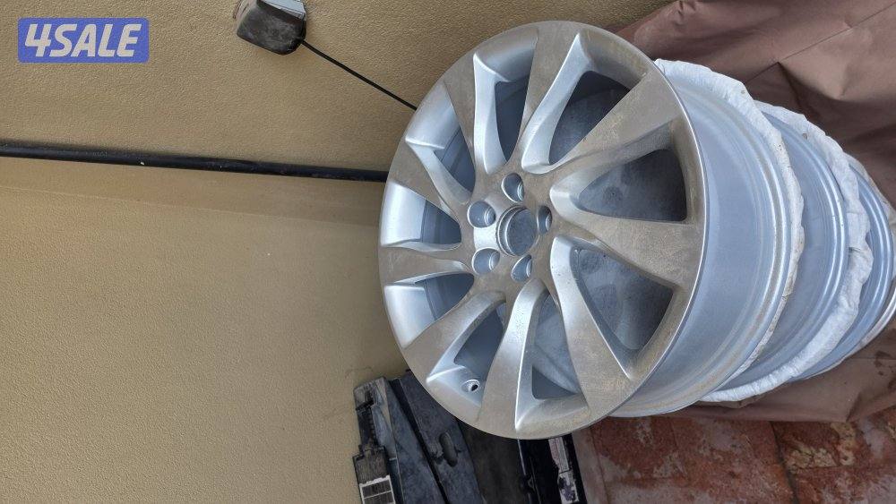 للبيع رنقات فولفو مقاس ١٨ انش s80 s60 v40 xc60 xc900