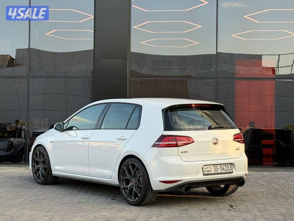 VOLKSWAGEN GOLF GTI_2015 صبغ الوكالة4