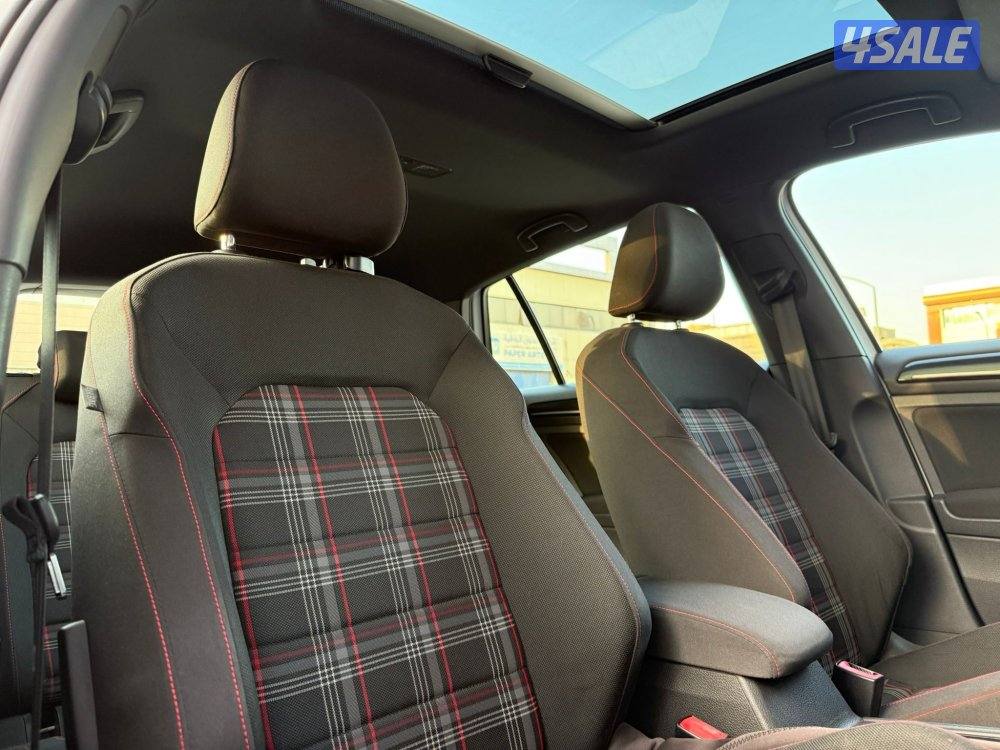 VOLKSWAGEN GOLF GTI_2015 صبغ الوكالة8