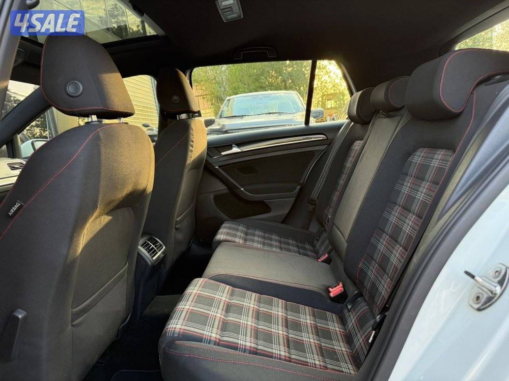 VOLKSWAGEN GOLF GTI_2015 صبغ الوكالة9