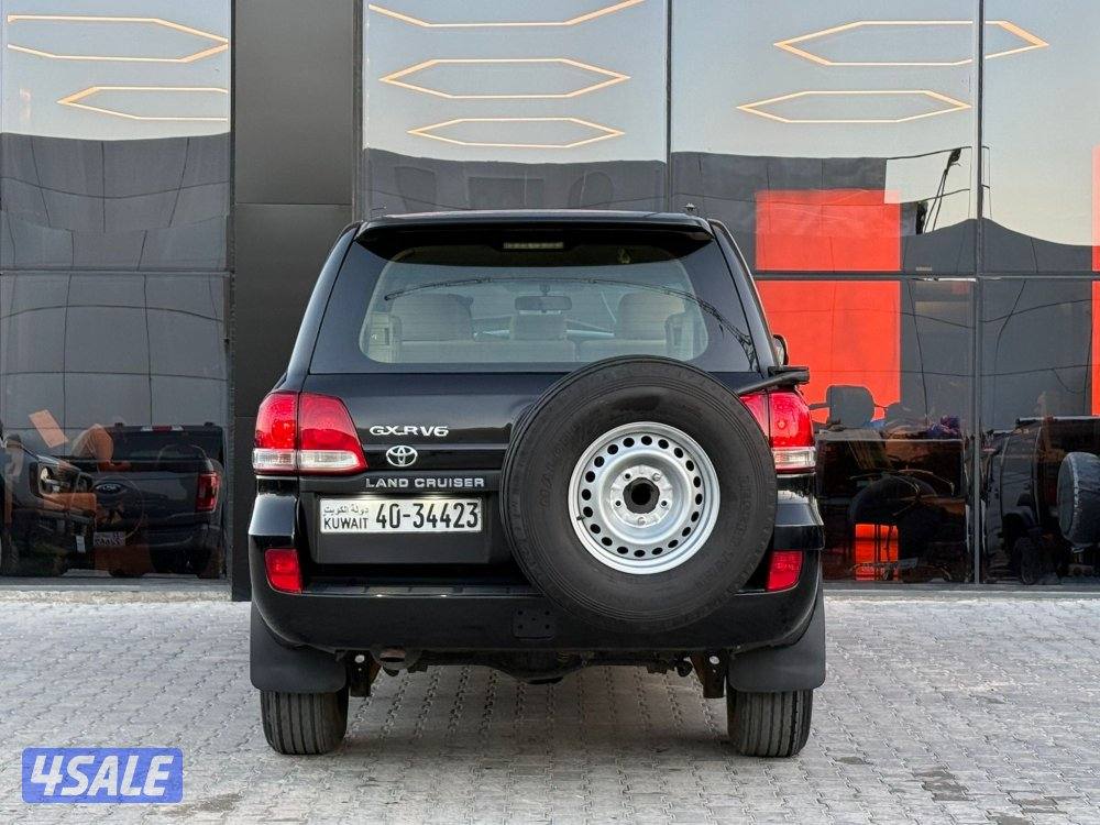 LAND CRUISER GXR V-6 _ 20095