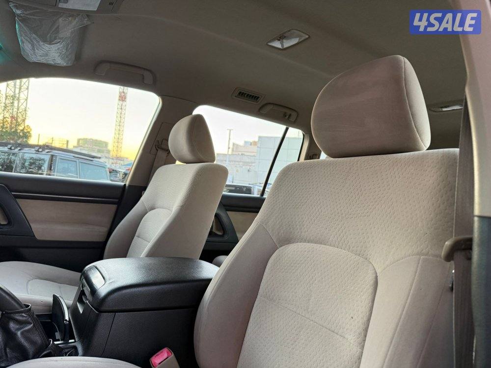 LAND CRUISER GXR V-6 _ 20098