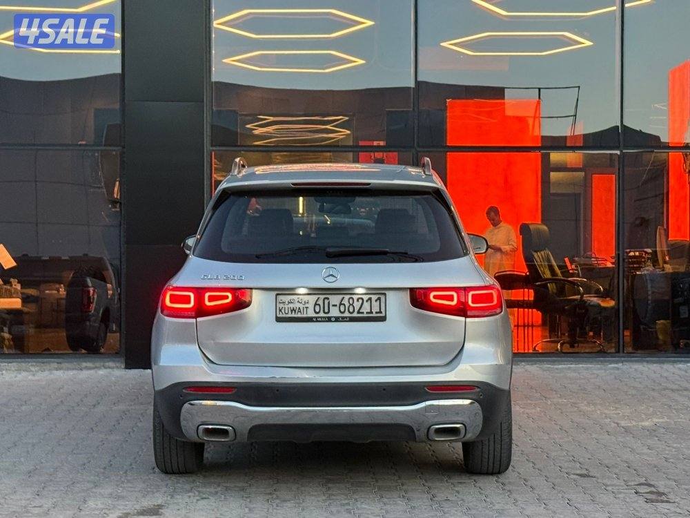 MERCEDES GLB200 _20225