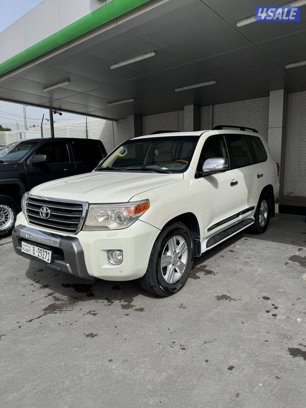 للبيع لاندكروزر GXR 20140