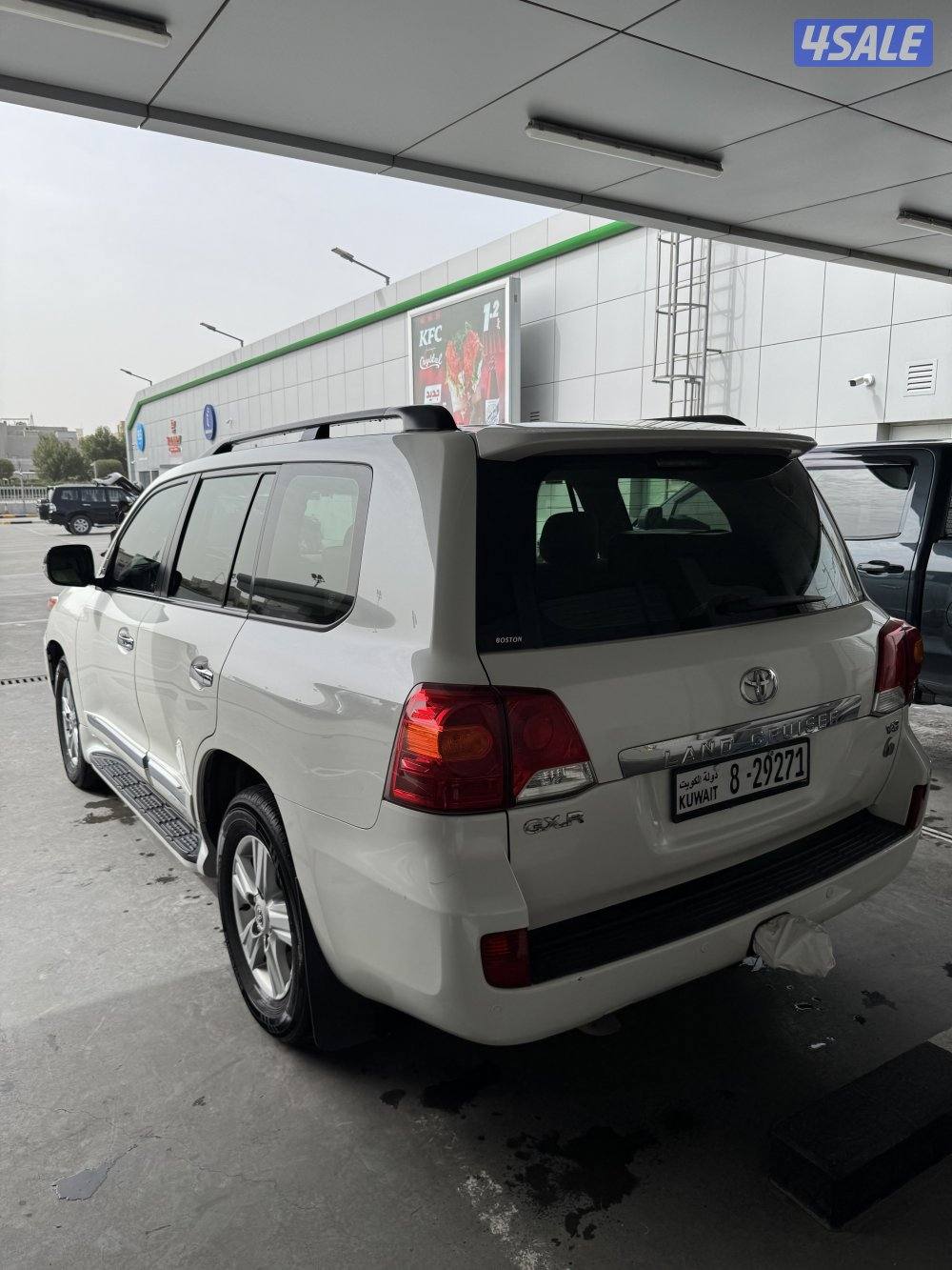 للبيع لاندكروزر GXR 20141