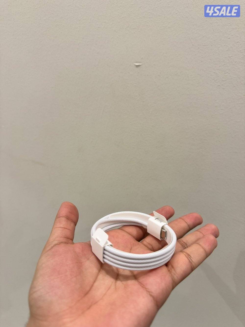 Apple Airpods pro 2 with box used like new2