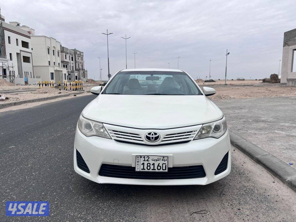 للبيع كامري موديل 2014 شرط الفحص عداد 289 الف2